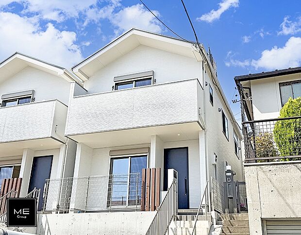 【現地外観写真】2号棟 ■家族みんなが笑顔で過ごせる、安心感のある住まい