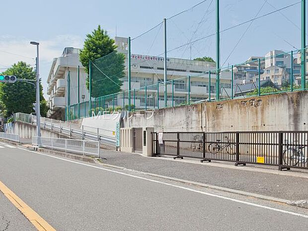 横浜市立宮谷小学校(約500m・徒歩7分)