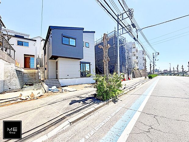 【前面道路含む現地写真】■家族とのお出かけが楽しくなる環境です