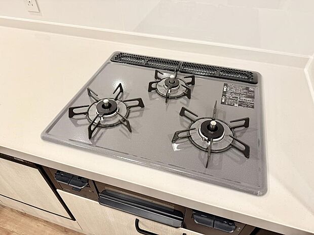 【3口ガスコンロ】■一度に多くの料理ができ便利で効率的