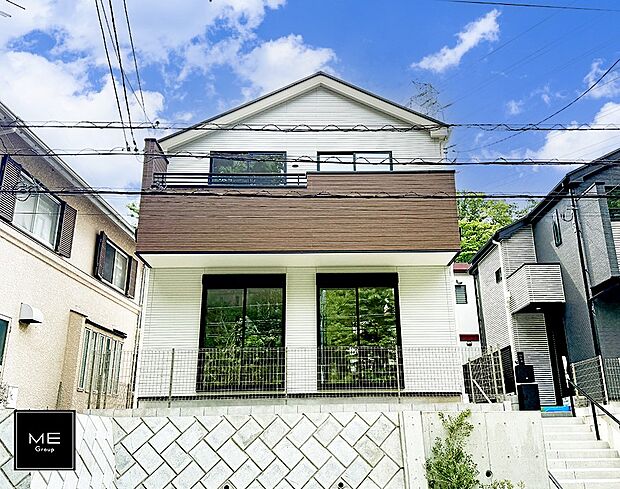 【現地外観写真】1号棟 ■家族の未来を優しく包み込む新しい住まい