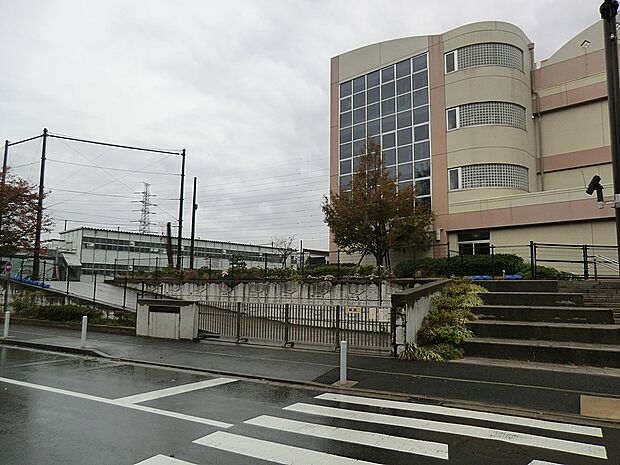 横浜市立東山田小学校(約400m・徒歩5分)