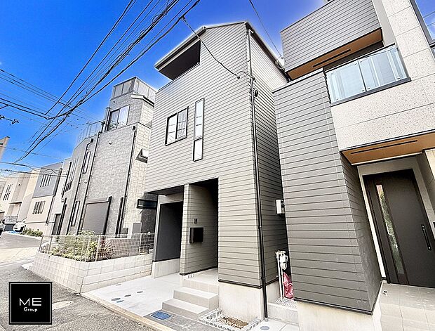 【現地外観写真】1号棟 ■家族みんなが笑顔で過ごせる、安心感のある住まい