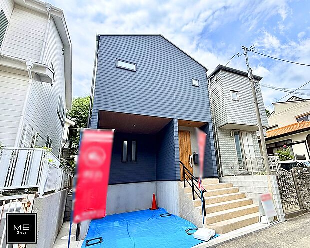 【現地外観写真】1号棟  ■暮らしを彩る充実した設備仕様が備わった住まい