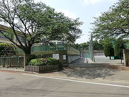 茅ヶ崎市立赤羽根中学校 850m(11分)