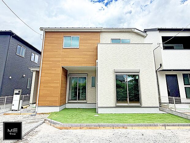 【現地外観写真】2号棟  ■暮らしを豊かにする充実した仕様設備で快適に
