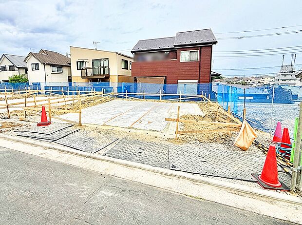 【現地外観写真】4号棟  ■家族みんなが笑顔で過ごせる、安心感のある住まい