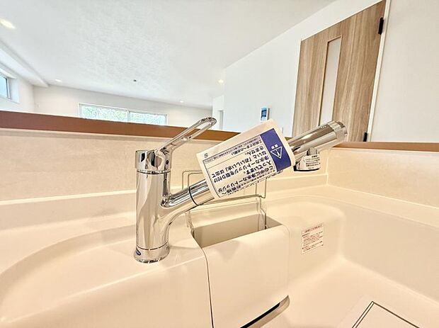 【浄水器】■清潔でおいしい水を手軽に供給してくれます