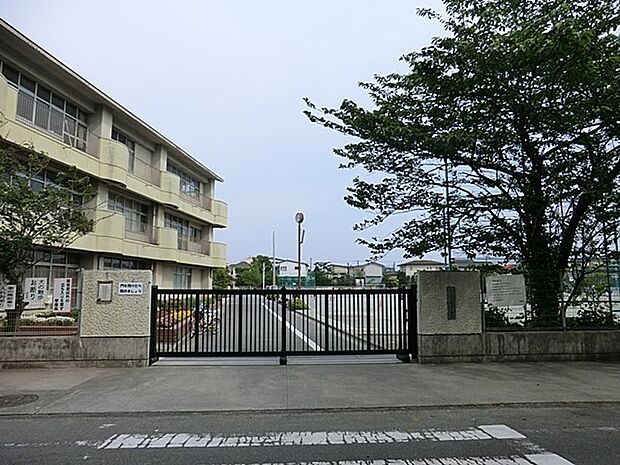 藤沢市立鵠洋小学校（約1,500m・徒歩19分）