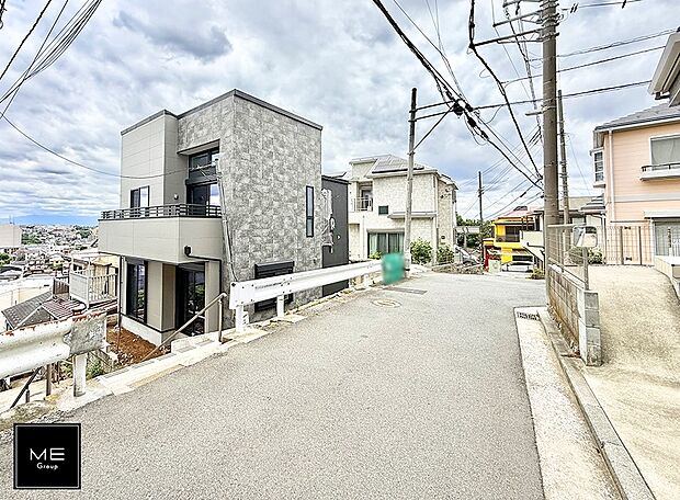 【前面道路含む現地写真】■家族とのお出かけが楽しくなる環境です