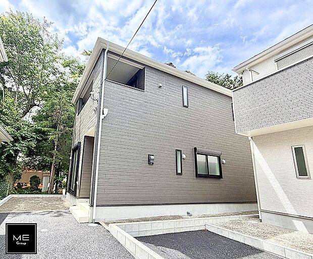 【現地外観写真】2号棟  ■家族みんなが笑顔で過ごせる、安心感のある住まい