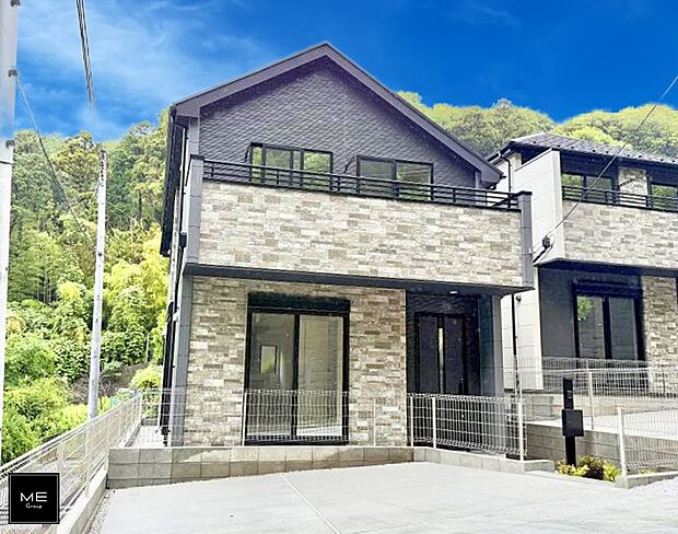 【現地外観写真】1号棟 ■暮らしを彩る充実した設備仕様が備わった住まい