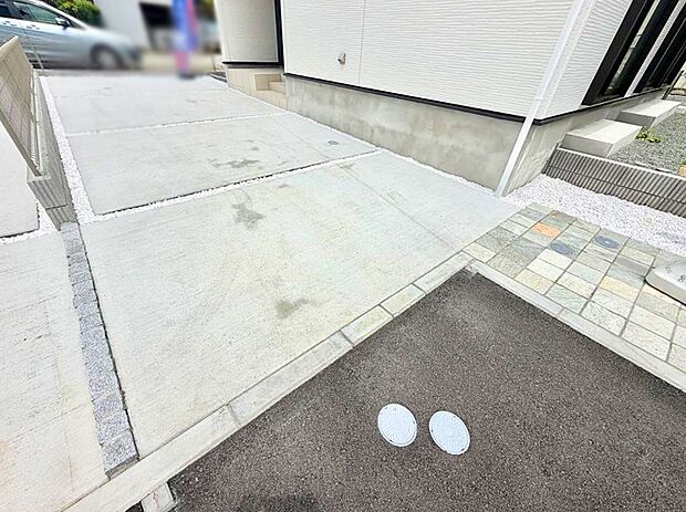 【駐車場】2号棟  ■自宅にある駐車スペースなので安心ですね