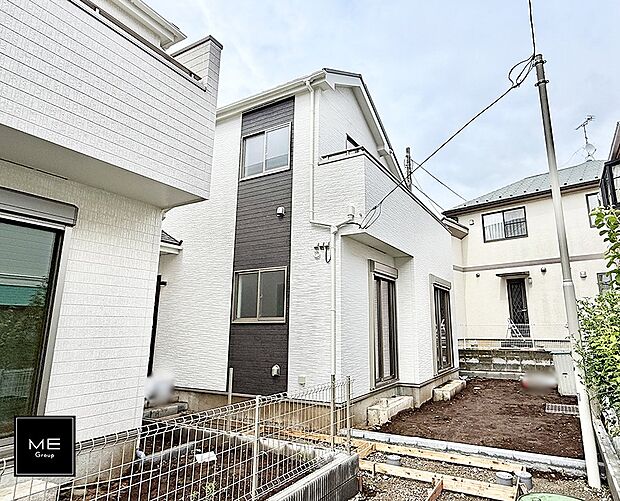 【現地外観写真】B号棟  ■家族みんなが笑顔で過ごせる、安心感のある住まい