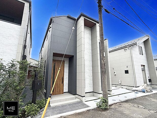 【現地外観写真】2号棟  ■家族みんなが笑顔で過ごせる、安心感のある住まい