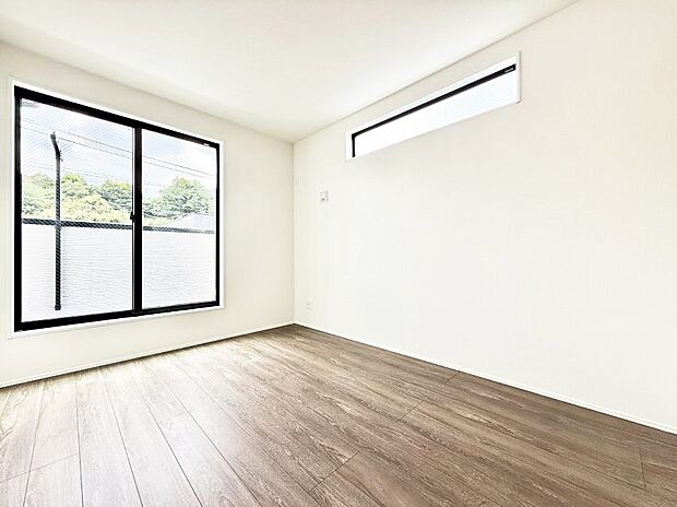 【リビング以外の居室】3号棟 ■落ち着いた色合いのお部屋で穏やかな時間を楽しめます