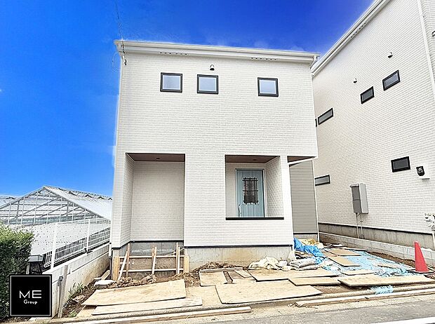 【現地外観写真】2号棟 ■暮らしを彩る充実した設備仕様が備わった住まい