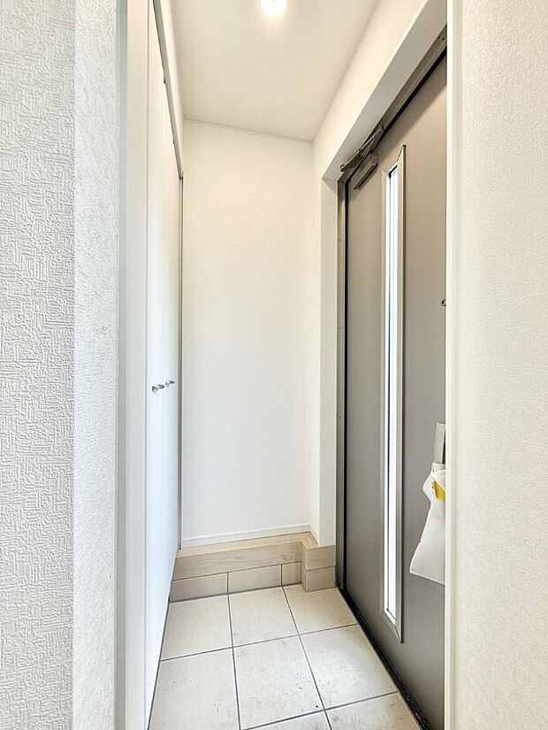 【玄関】1号棟  ■ ここから始まる一日、すっきり整った玄関