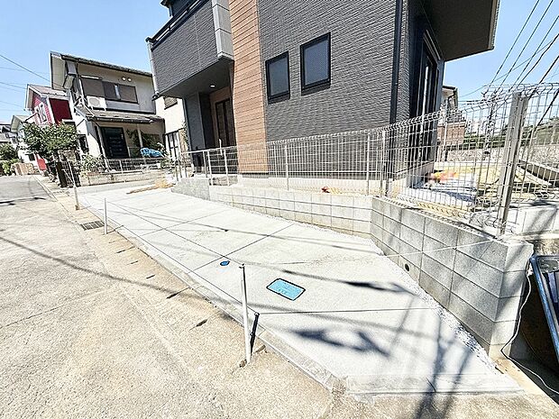 【駐車場】1号棟 ■自宅にカースペースがあると助かります