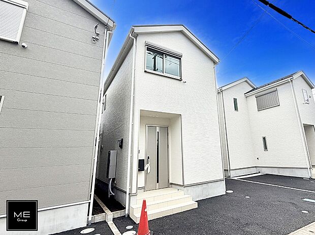 【現地外観写真】2号棟 ■暮らしを彩る充実した設備仕様が備わった住まい