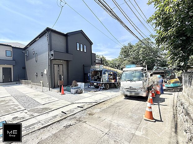 【前面道路含む現地写真】■この道を歩けば、毎日が少し特別になる
