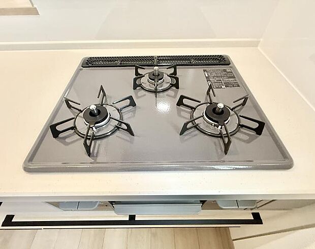 【3口ガスコンロ】■一度に多くの料理ができ便利で効率的