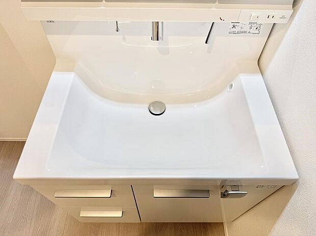 【ハンドシャワー付洗面台】■手洗いや顔を洗う時も快適に使える便利なシャワー