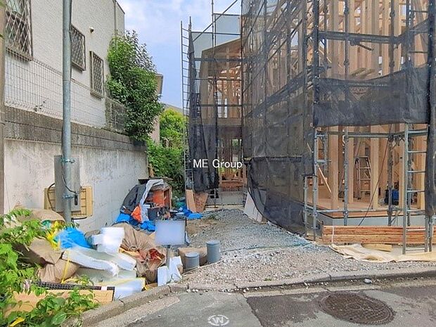 【現地外観写真】2号棟  ■家族みんなが笑顔で過ごせる、安心感のある住まい