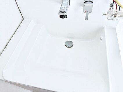 ハンドシャワー付洗面台