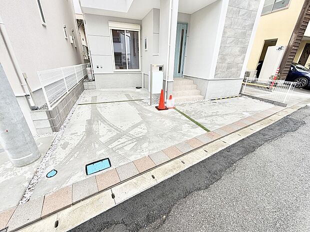 【駐車場】2号棟 ■自宅にある駐車スペースなので安心ですね