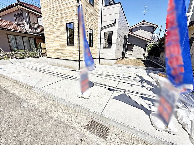 【駐車場】1号棟 ■お客様にも対応できる駐車場