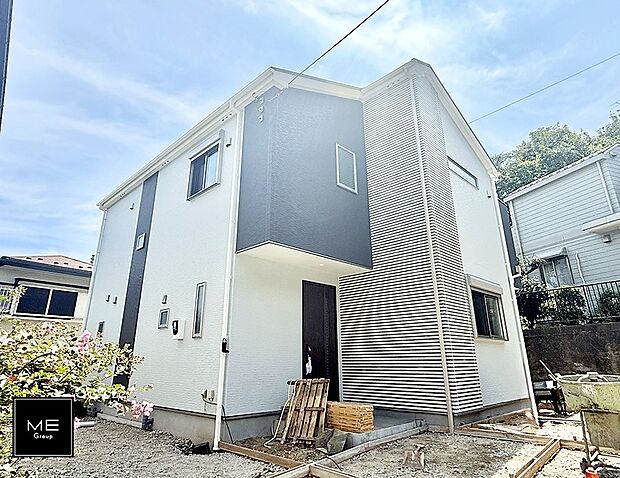 【現地外観写真】1号棟 ■家族みんなが笑顔で過ごせる、安心感のある住まい