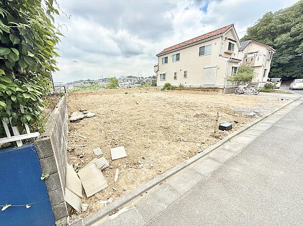 【現地外観写真】2号棟  ■新しい暮らしが始まる場所で、家族の絆を深める