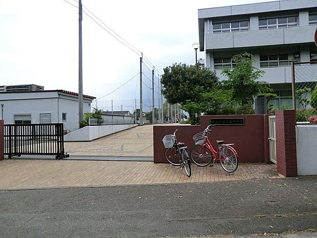 藤沢市立大庭中学校(約1,200m・徒歩15分)