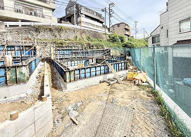 【現地外観写真】1号棟 ■家族みんなが笑顔で過ごせる、安心感のある住まい