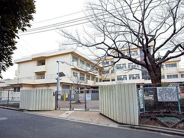 横浜市立嶮山小学校（約123m・徒歩2分）