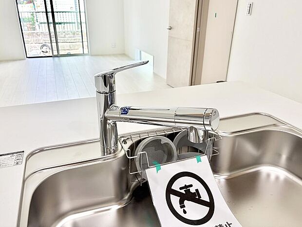 【浄水器】■清潔でおいしい水を手軽に供給してくれます