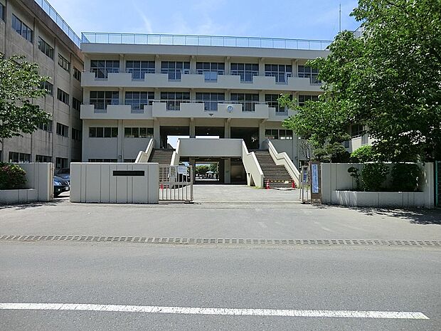 座間市立入谷小学校(約500m)