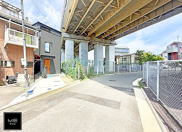 【前面道路含む現地写真】■新しい時代の息吹を感じる、心地よい環境
