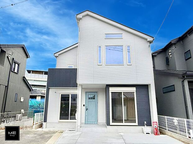 【現地外観写真】2号棟 ■暮らしを豊かにする充実した仕様設備で快適に