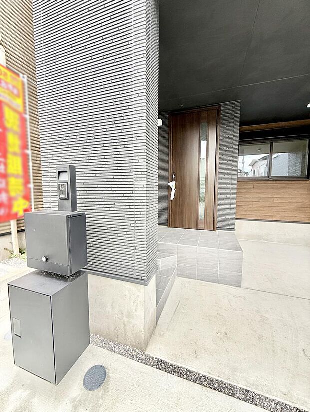 【玄関】1号棟 ■ シンプルで美しく、住まいの第一印象を彩る玄関です