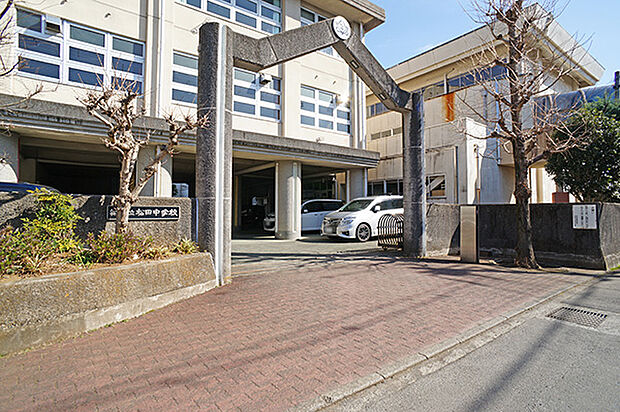 松田町立松田中学校(約700m・徒歩9分)