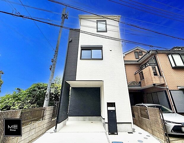 【現地外観写真】1号棟 ■暮らしを彩る充実した設備仕様が備わった住まい
