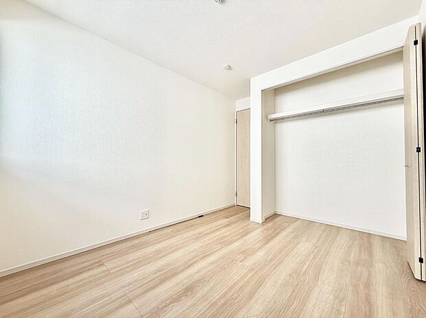 【リビング以外の居室】2号棟 ■機能的で使いやすいお部屋で毎日を快適に
