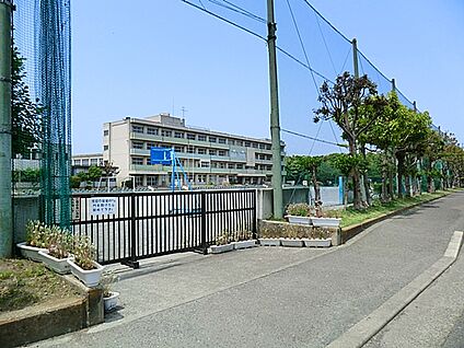 藤沢市立大清水小学校 600m(8分)