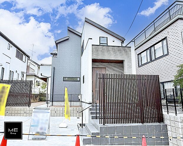 【現地外観写真】1号棟 ■暮らしを豊かにする充実した仕様設備で快適に