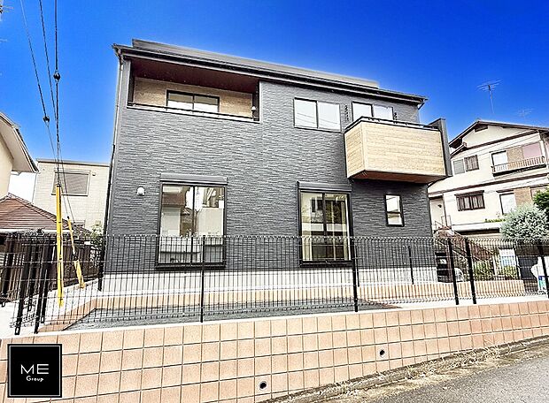 【現地外観写真】1号棟 ■暮らしを彩る充実した設備仕様が備わった住まい