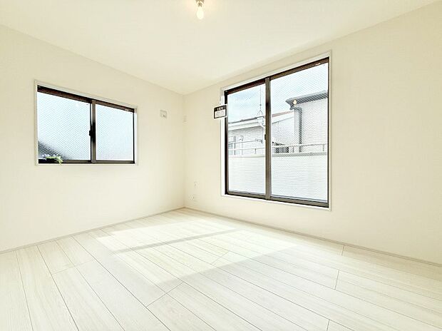 【リビング以外の居室】1号棟  ■落ち着いた雰囲気のお部屋で心が安らぐ空間
