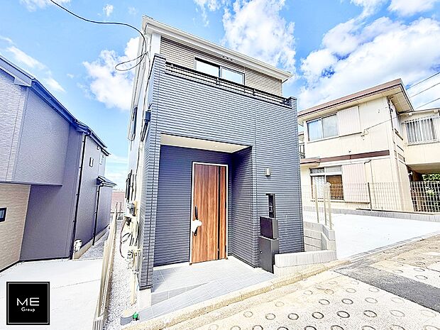 【現地外観写真】2号棟 ■暮らしを豊かにする充実した仕様設備で快適に