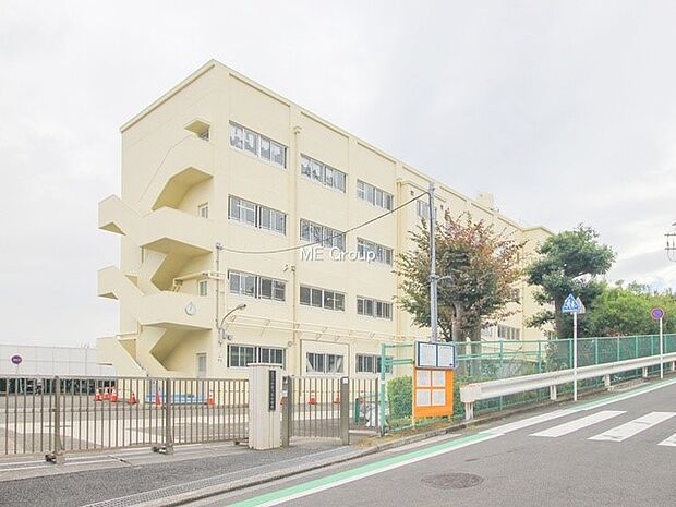 横浜市立小菅ヶ谷小学校（約1,000m・徒歩13分）